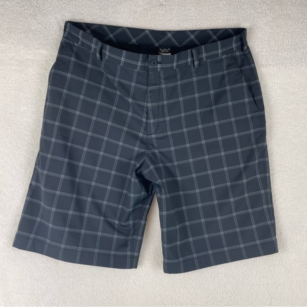 Plaid Nike golf shorts, size 38